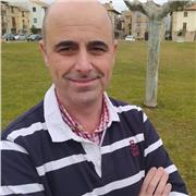 Profesor de apoyo escolar para Química o Matemáticas en la ESO. En el caso de química puede ser también para Bachillerato